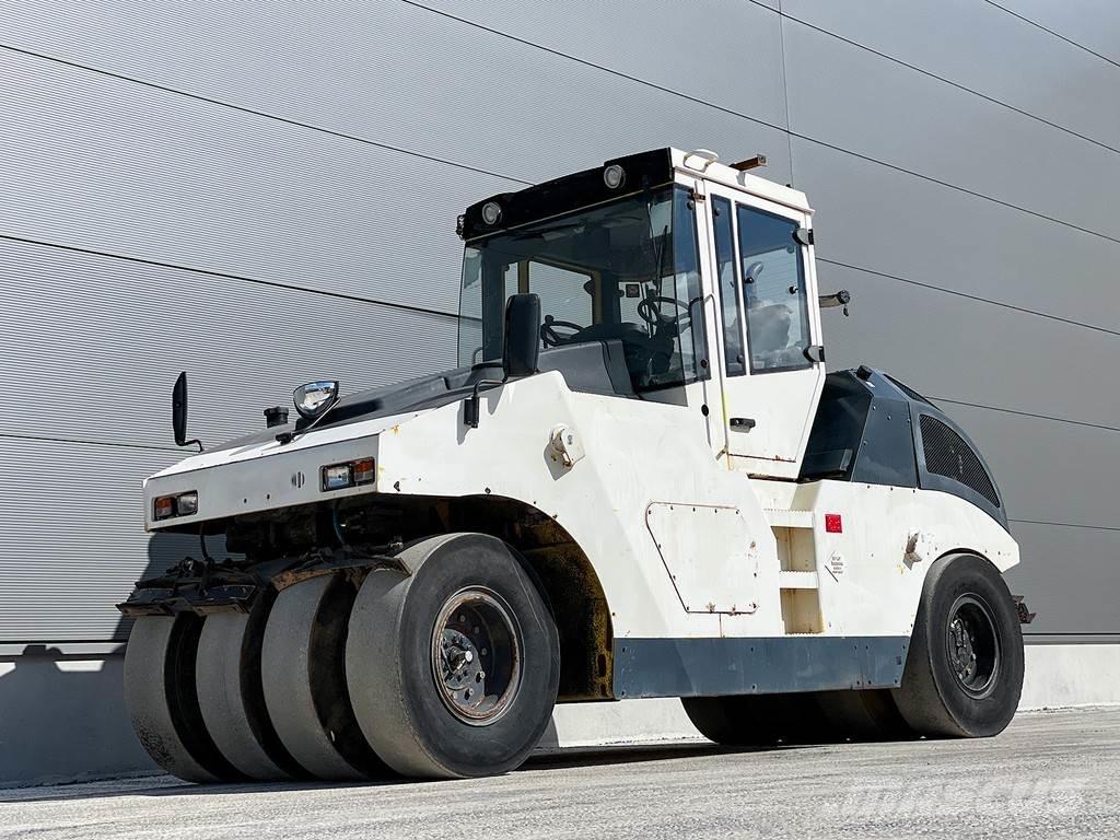 Bomag BW 24 RH Пневматичні катки