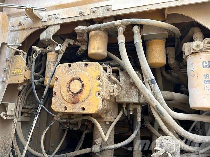 CAT 374 LME Гусеничні екскаватори