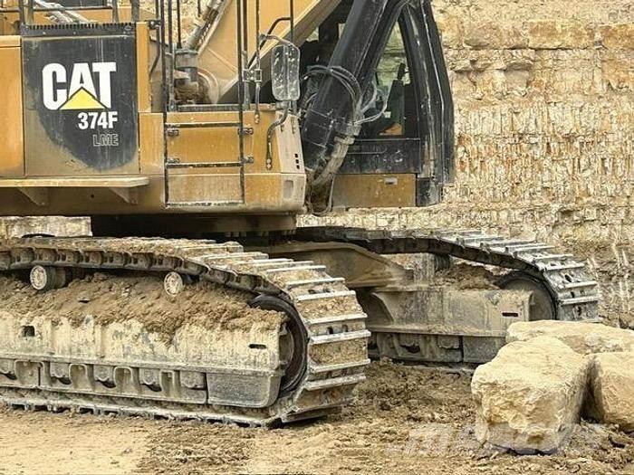 CAT 374 LME Гусеничні екскаватори