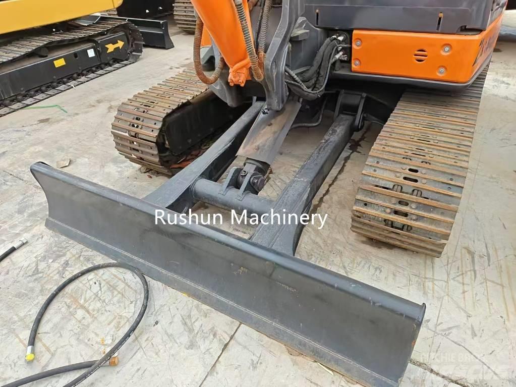 Hitachi ZX65 Гусеничні екскаватори