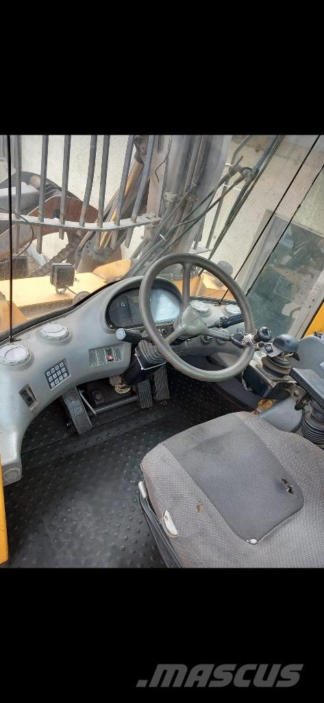 Volvo L 180 E Фронтальні навантажувачі