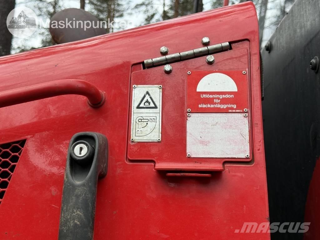 Komatsu 835 Форвардери