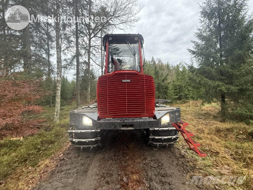 Komatsu 835 Форвардери