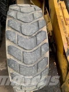 CAT 910 Фронтальні навантажувачі