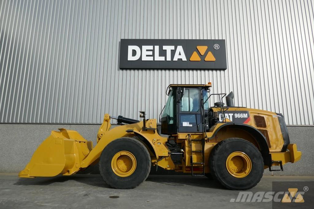 CAT 966M Фронтальні навантажувачі