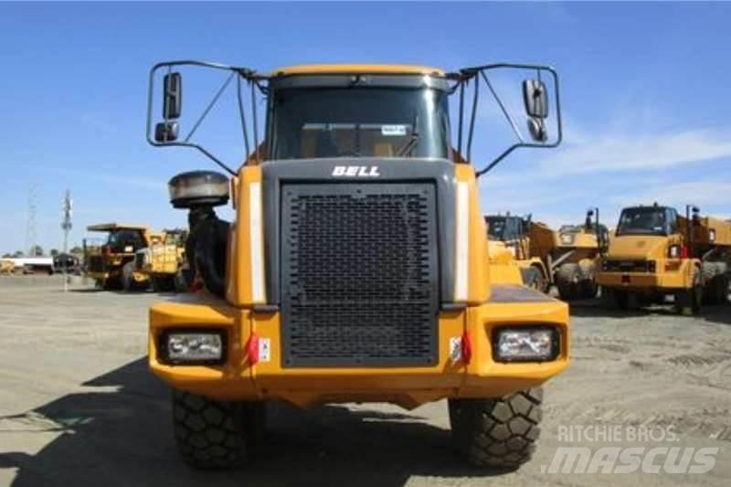 Bell B30D Зчленовані самоскиди