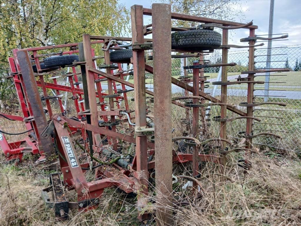 Patu 42 Борони