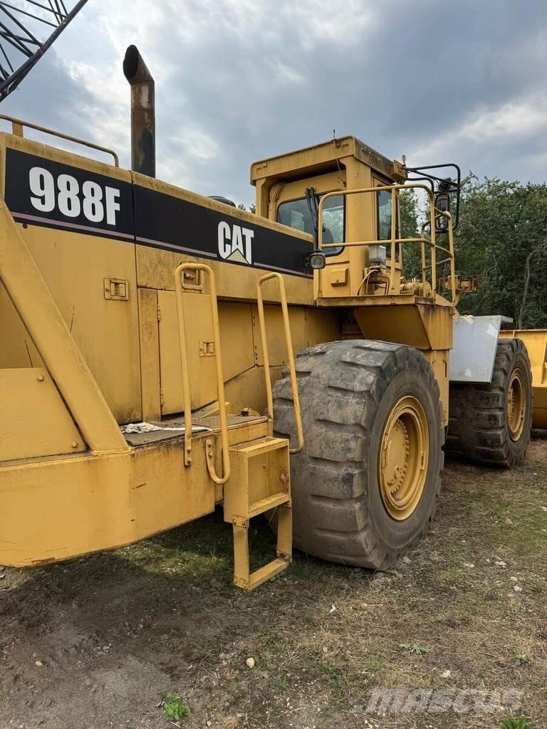 CAT 988F Фронтальні навантажувачі