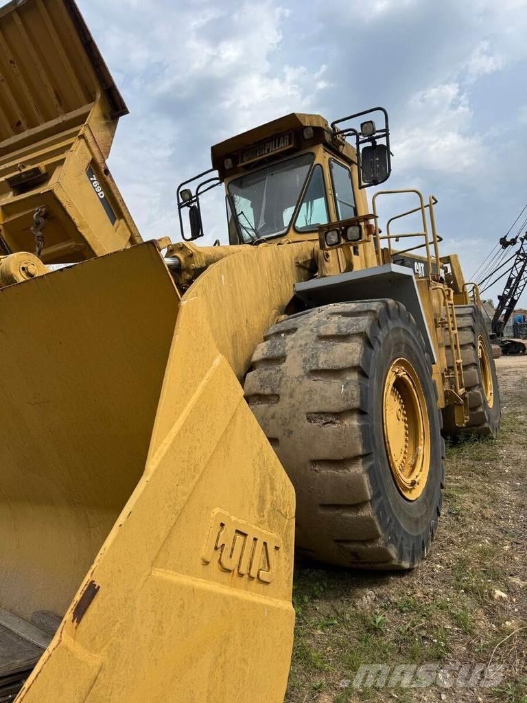 CAT 988F Фронтальні навантажувачі