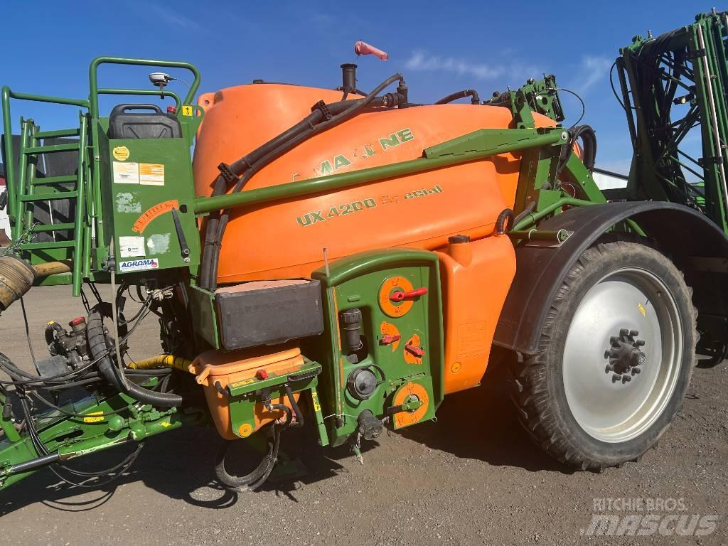 Amazone UX 4200 Причіпні обприскувачі