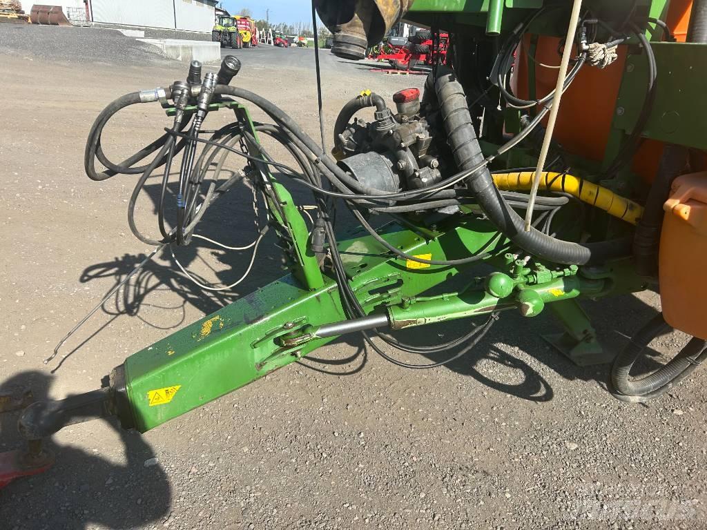 Amazone UX 4200 Причіпні обприскувачі