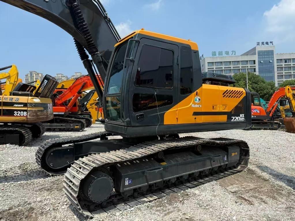 Hyundai 220HD Гусеничні екскаватори