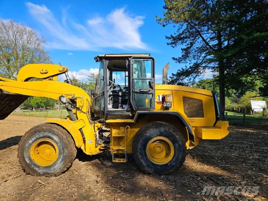 CAT 930 M Фронтальні навантажувачі