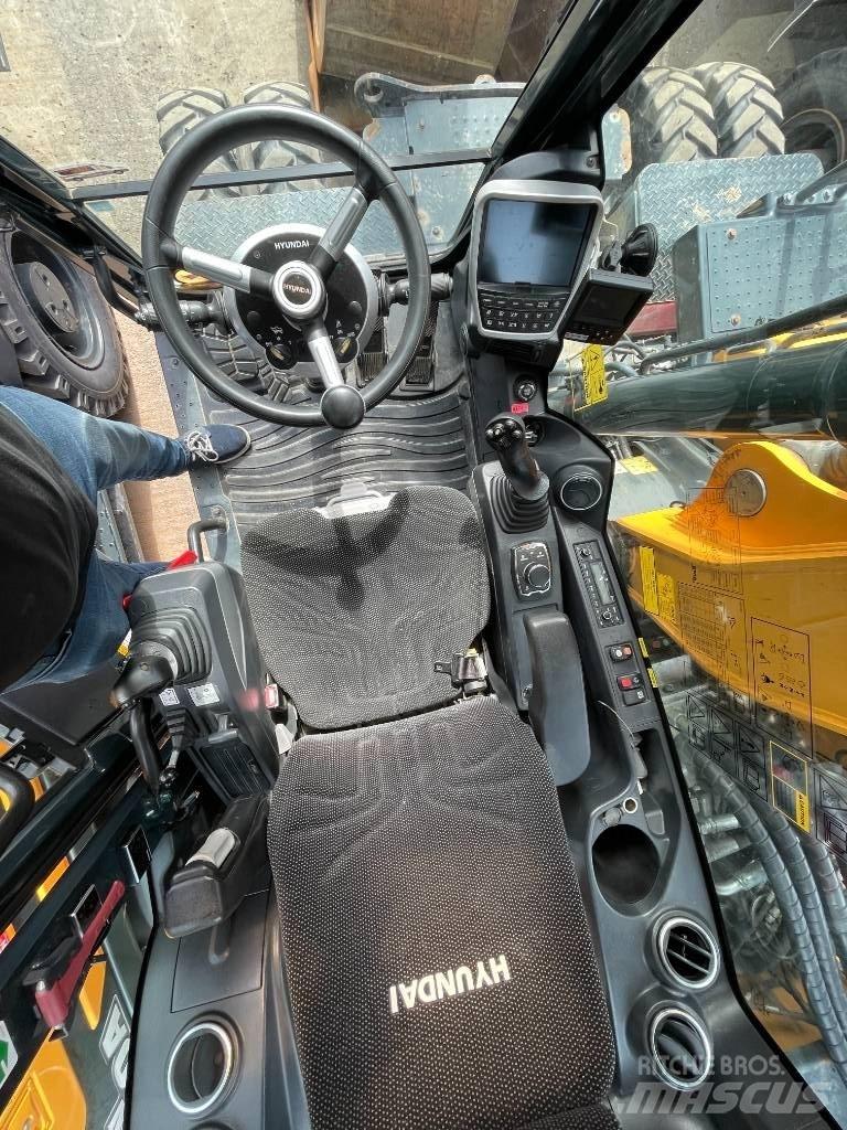 Hyundai HW140 Колісні екскаватори