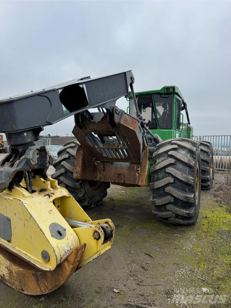 John Deere 748 Трельовочні трактора