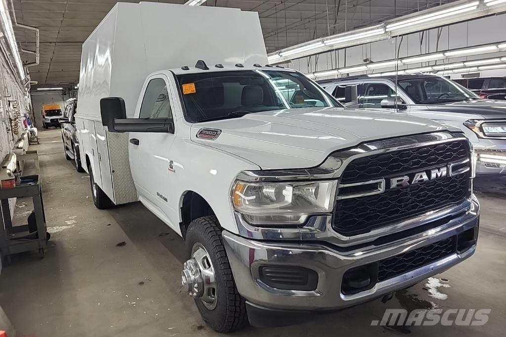 RAM 3500 TRADESMAN Пікапи / Бічне розвантаження