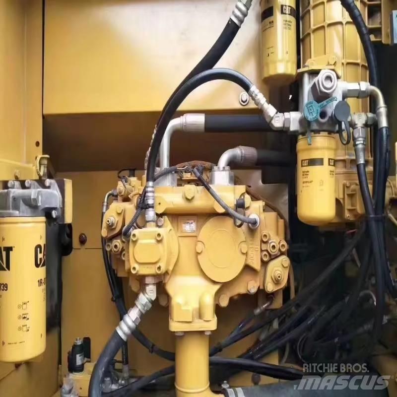 CAT 325 D Гусеничні екскаватори