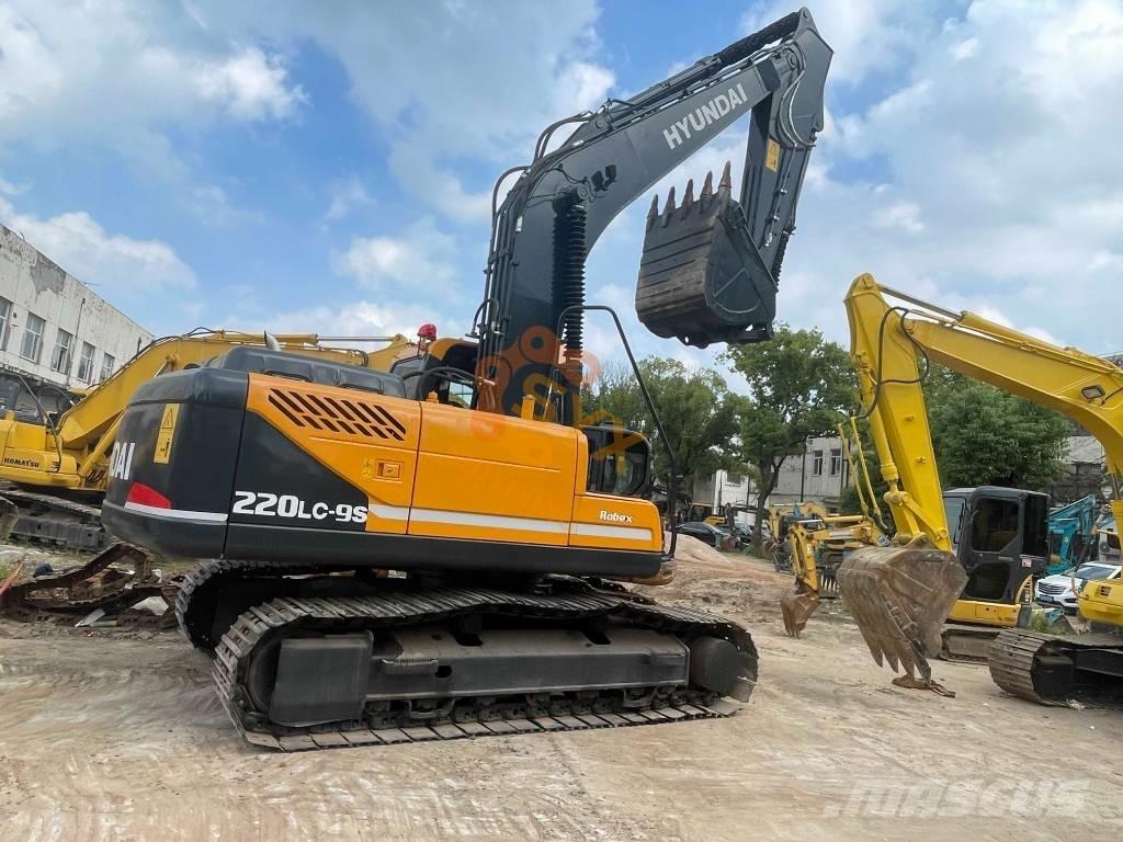 Hyundai Robex 220 Гусеничні екскаватори