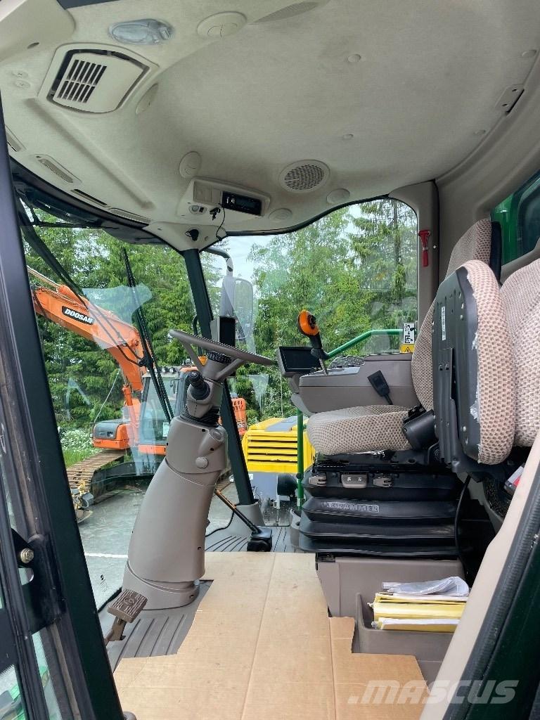 John Deere W540 Зернозбиральні комбайни