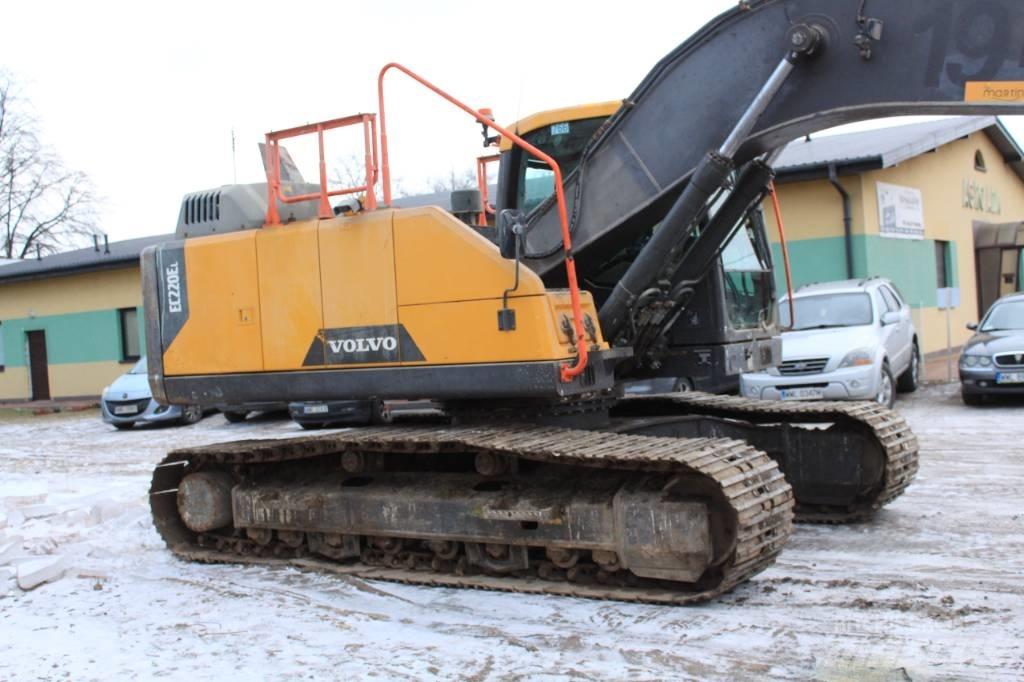 Volvo EC 220 E Гусеничні екскаватори