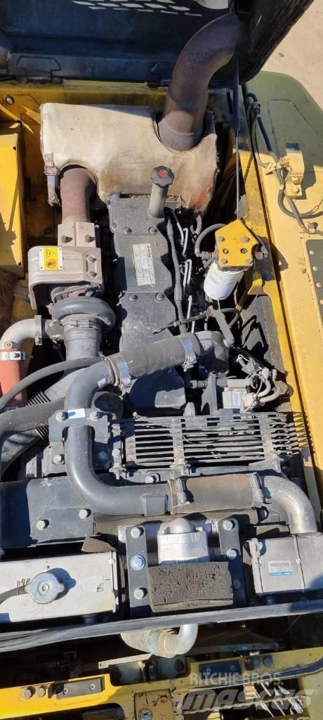 Komatsu PC 210-8 Гусеничні екскаватори