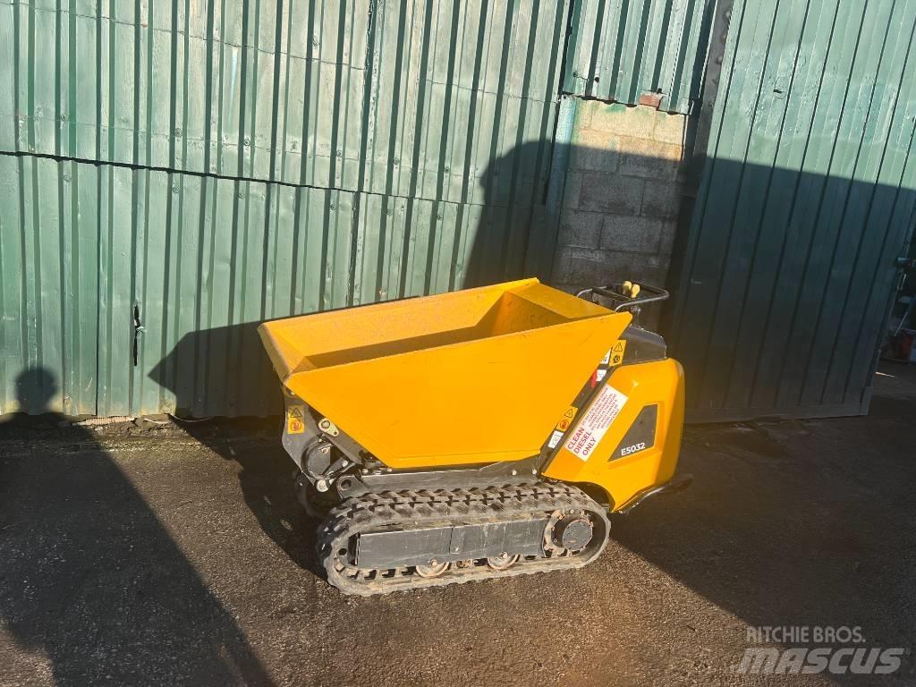JCB HT D5 Гусеничні самоскиди