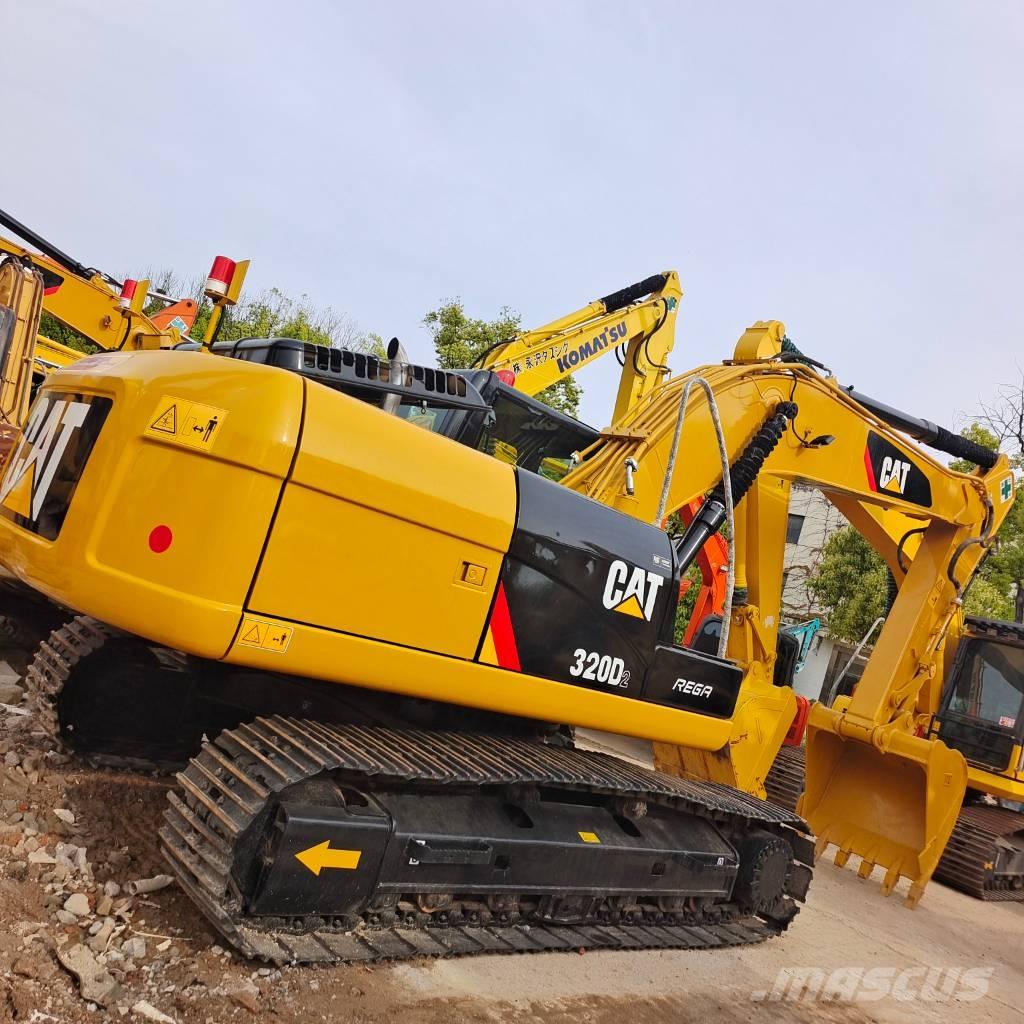 CAT 320 D2L Гусеничні екскаватори
