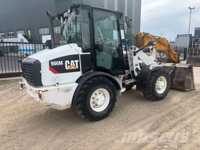 CAT 906 Фронтальні навантажувачі