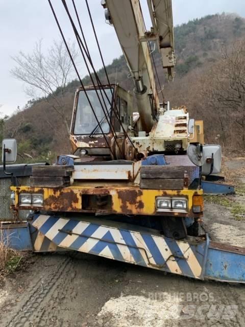 Tadano TR250M-4 автокрани всюдиходи