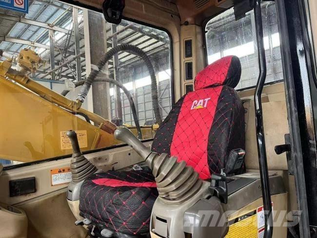 CAT 320 BL Гусеничні екскаватори