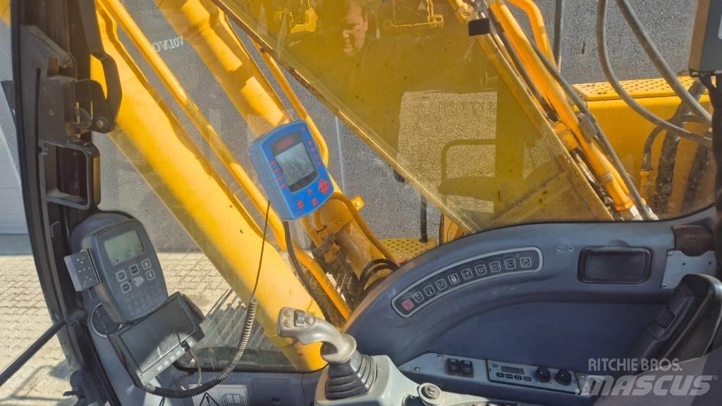 JCB JS 220 LC Гусеничні екскаватори