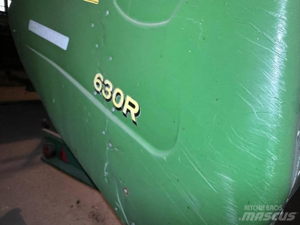 John Deere 9880 STS Зернозбиральні комбайни