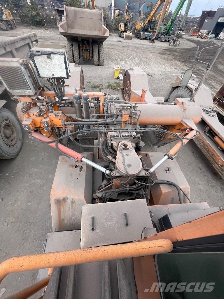 Kamag heavy carrier Дизельні навантажувачі