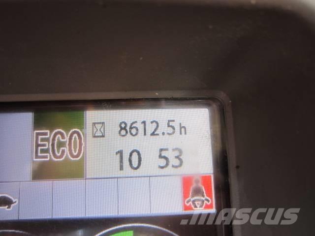 Hitachi ZX 135 Гусеничні екскаватори