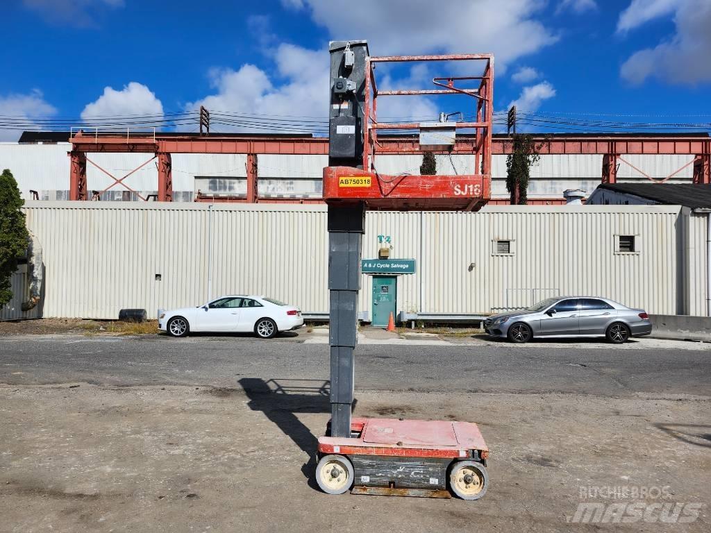 SkyJack SJ 16 Вертикальні щоглові підйомники