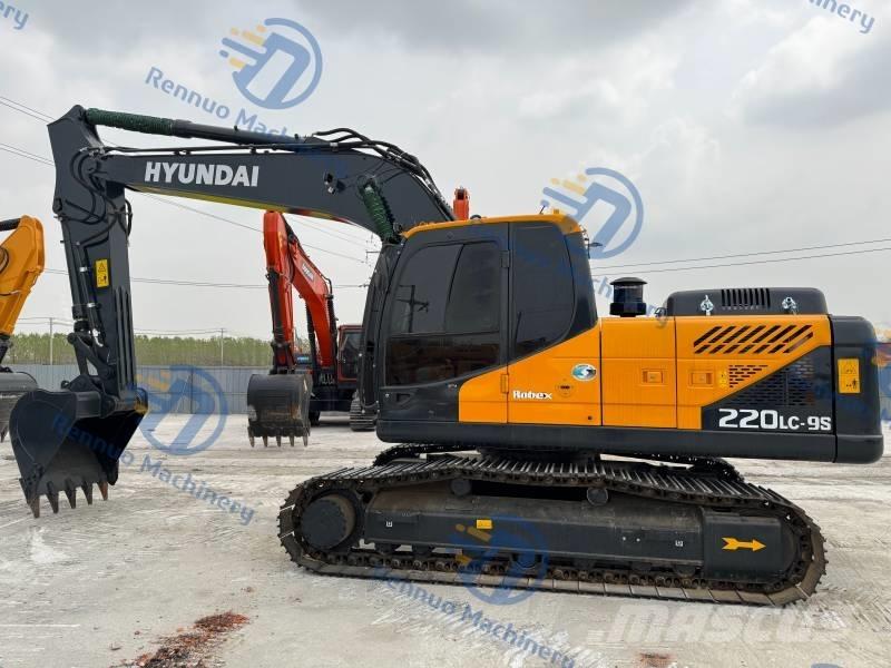 Hyundai R220LC-9S Гусеничні екскаватори