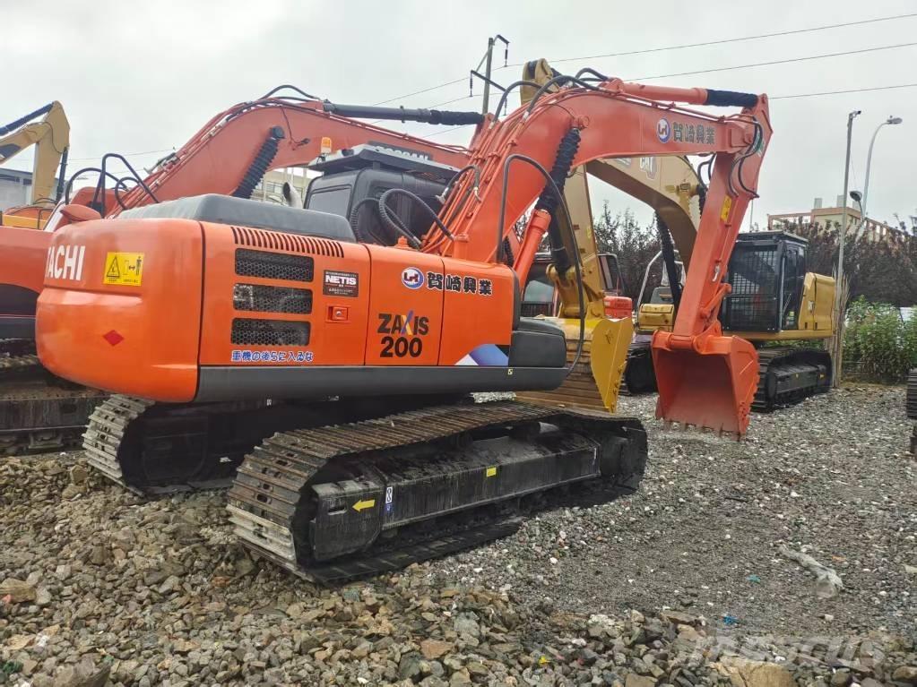 Hitachi ZX 200 Гусеничні екскаватори