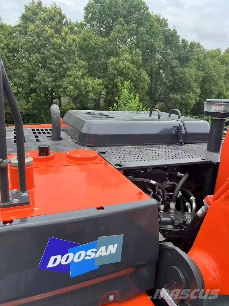 Doosan DX 225LC-9C Гусеничні екскаватори