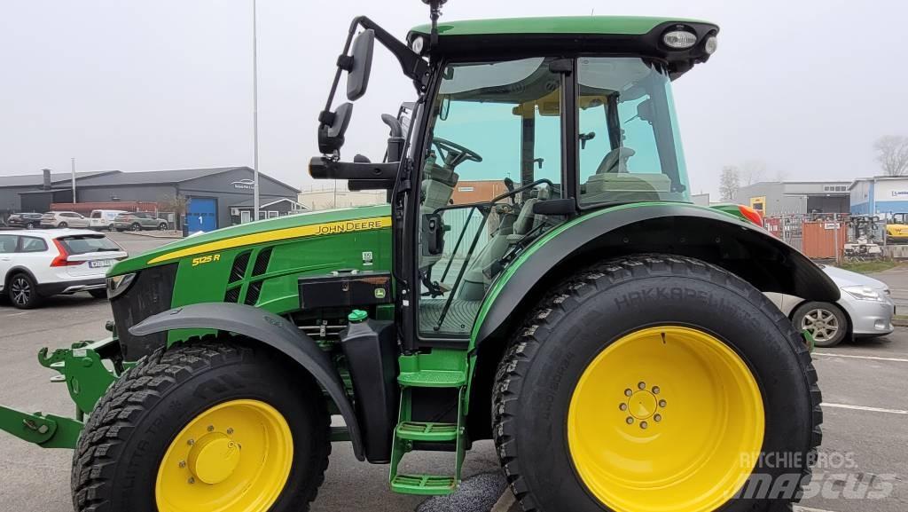 John Deere 5125 R Трактори