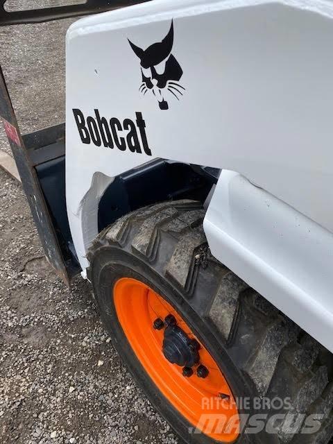 Bobcat 553 Малі навантажувачі