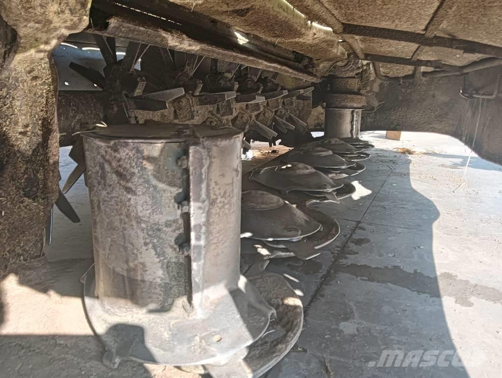 CLAAS Disco 2700 C Косилки-формувачі