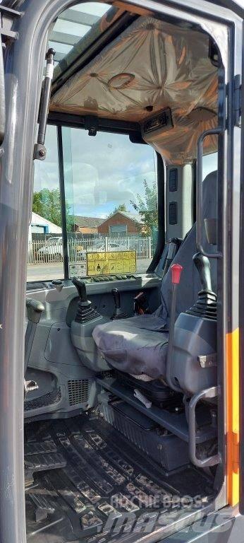 Develon Excavator Гусеничні екскаватори