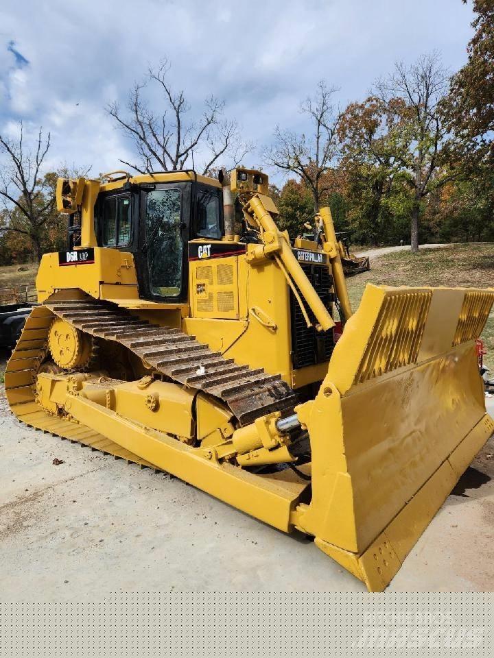 CAT D 6 R Гусеничні бульдозери