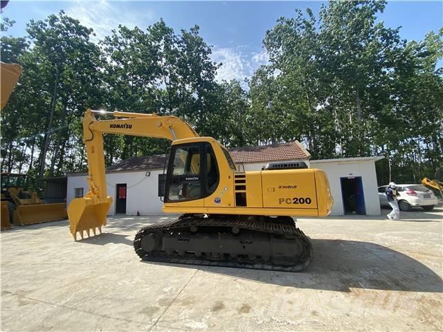 Komatsu PC200-7 Гусеничні екскаватори