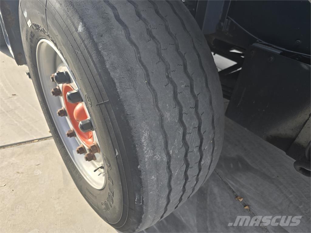  [div] DAF TT2100DH Термінальні трактори