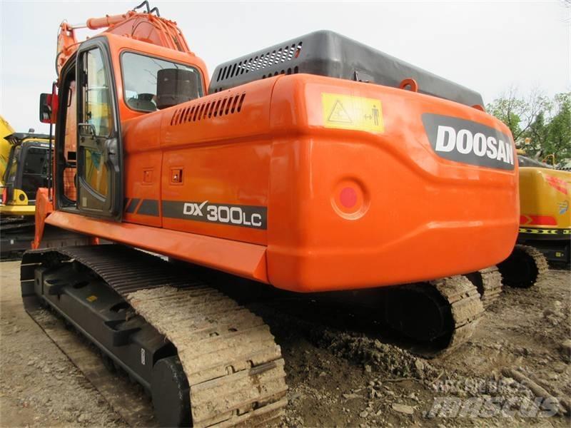 Doosan DX 300 LC Гусеничні екскаватори