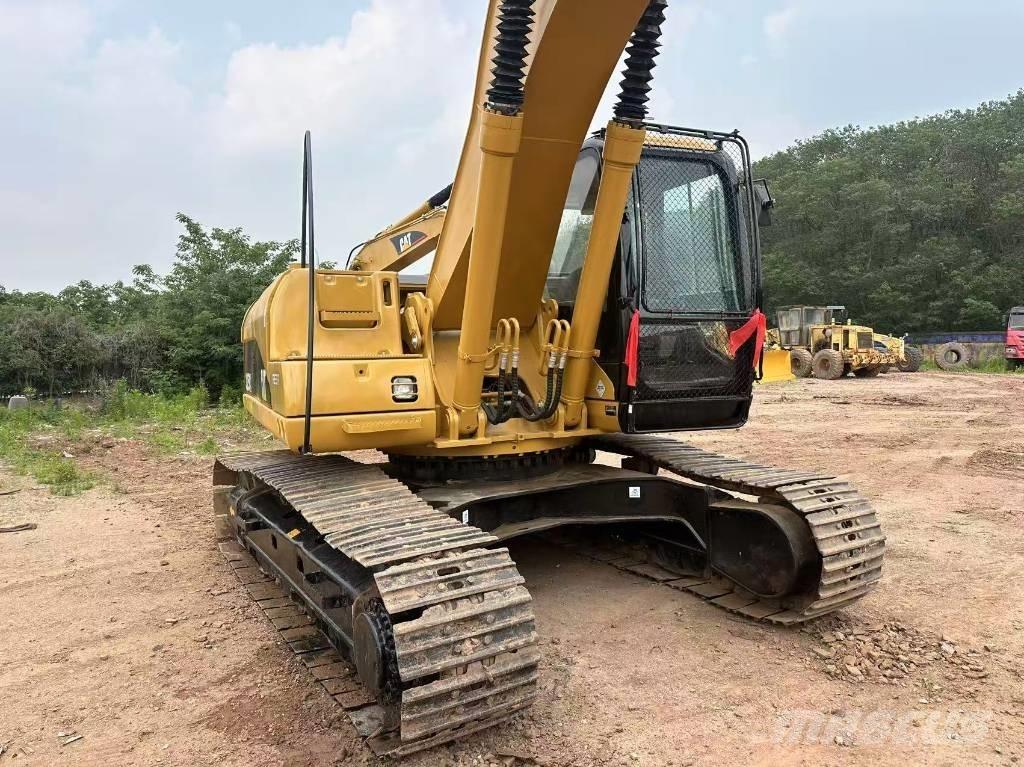 CAT 325 CL Гусеничні екскаватори