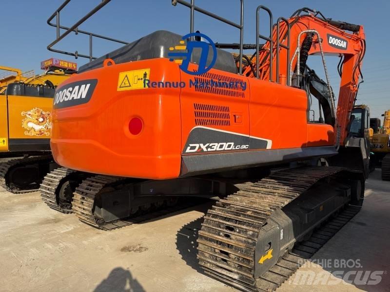 Doosan DX 300LC-9C Гусеничні екскаватори