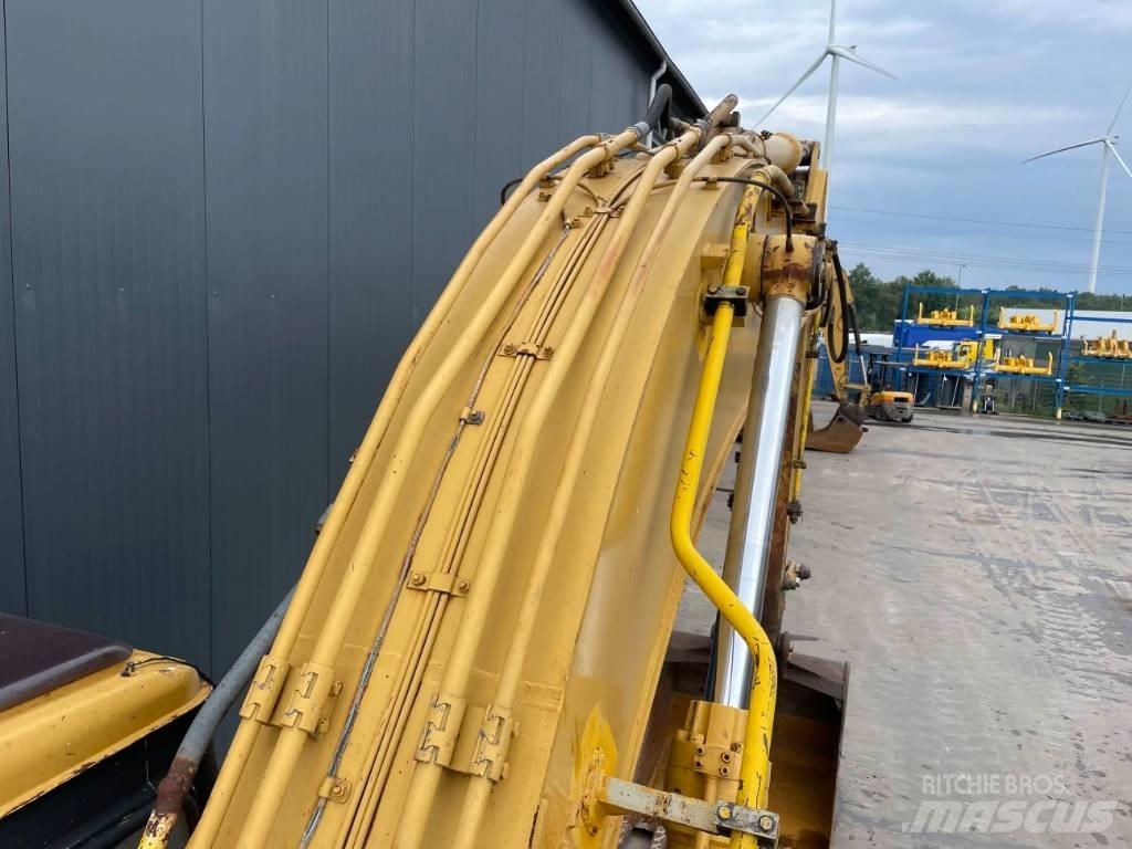 CAT 325LN Гусеничні екскаватори