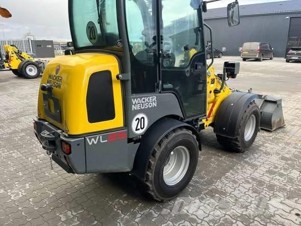 Wacker Neuson WL 25 Фронтальні навантажувачі